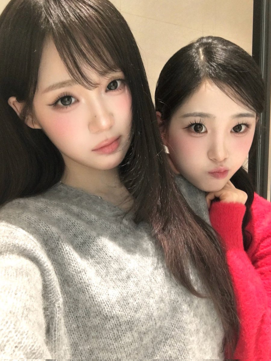 _Seenz131's tweet image. 너무 연상                          너무 연하 같음