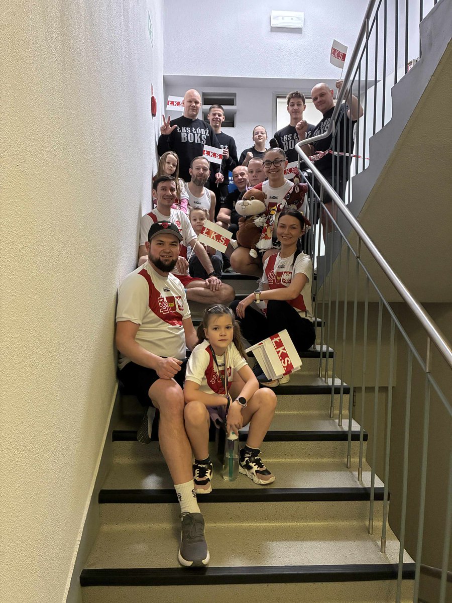 Team WOŚP ❤️ z Piechotą po schodach 
🤍❤️🤍