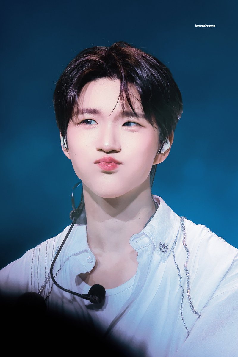 NCTJAEHEE's tweet image. “abs or biceps?” FOREHEAD JAEHEE