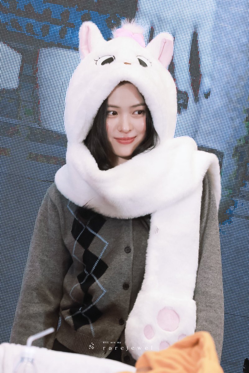 RareJewel_417's tweet image. 260124 메이크스타 선전 

🐱고양이 버전 원 마리캣 ₌᳐･֊･₌᳐ ੭

#류진 #RYUJIN
#있지 #ITZY
#ITZY_TNVS