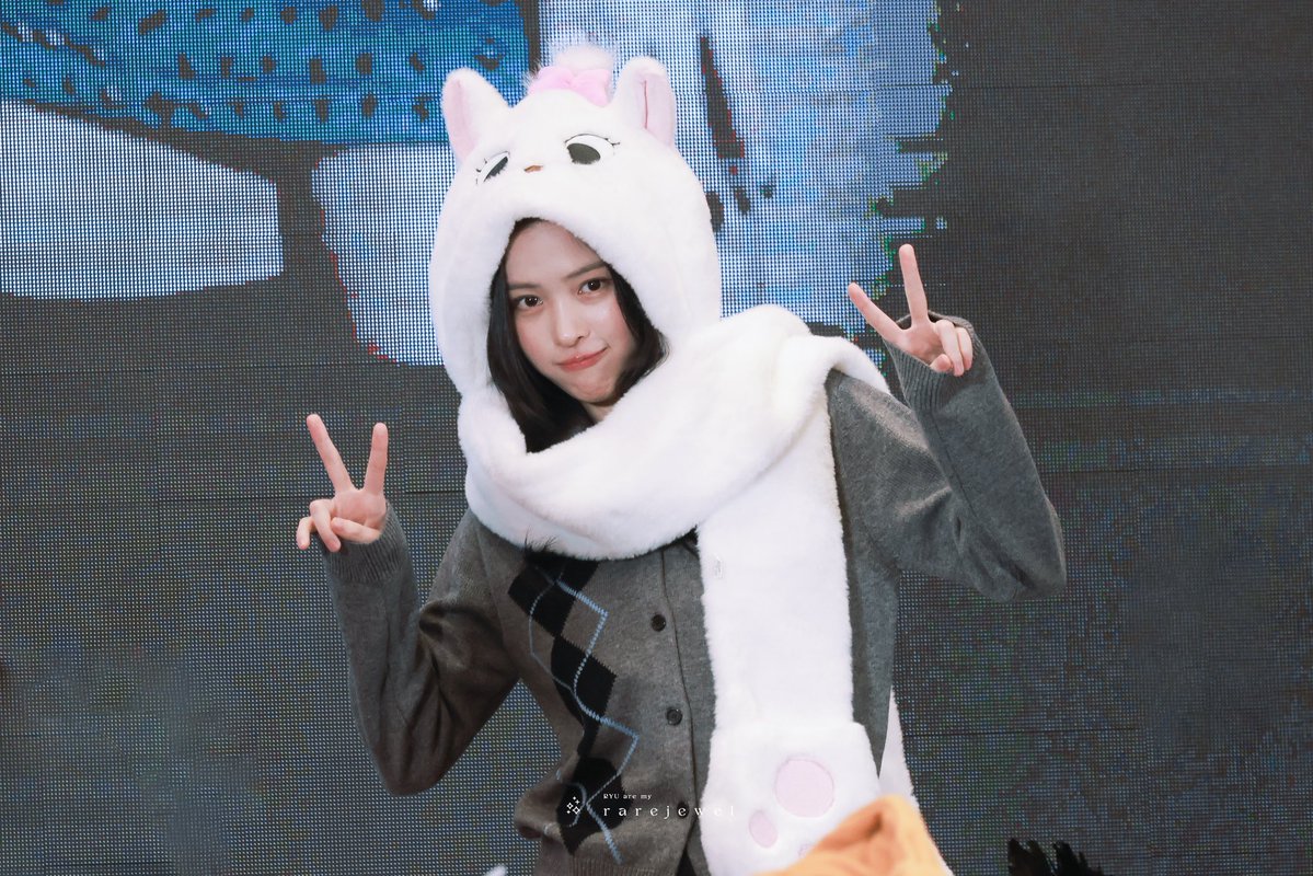 RareJewel_417's tweet image. 260124 메이크스타 선전 

🐱고양이 버전 원 마리캣 ₌᳐･֊･₌᳐ ੭

#류진 #RYUJIN
#있지 #ITZY
#ITZY_TNVS