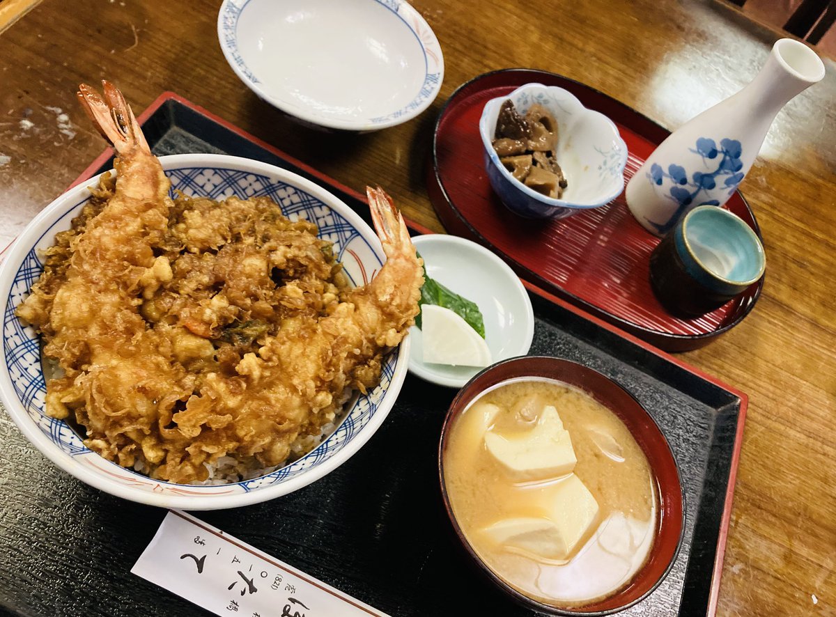 寒すぎておもわず熱燗頼んだわい🍶