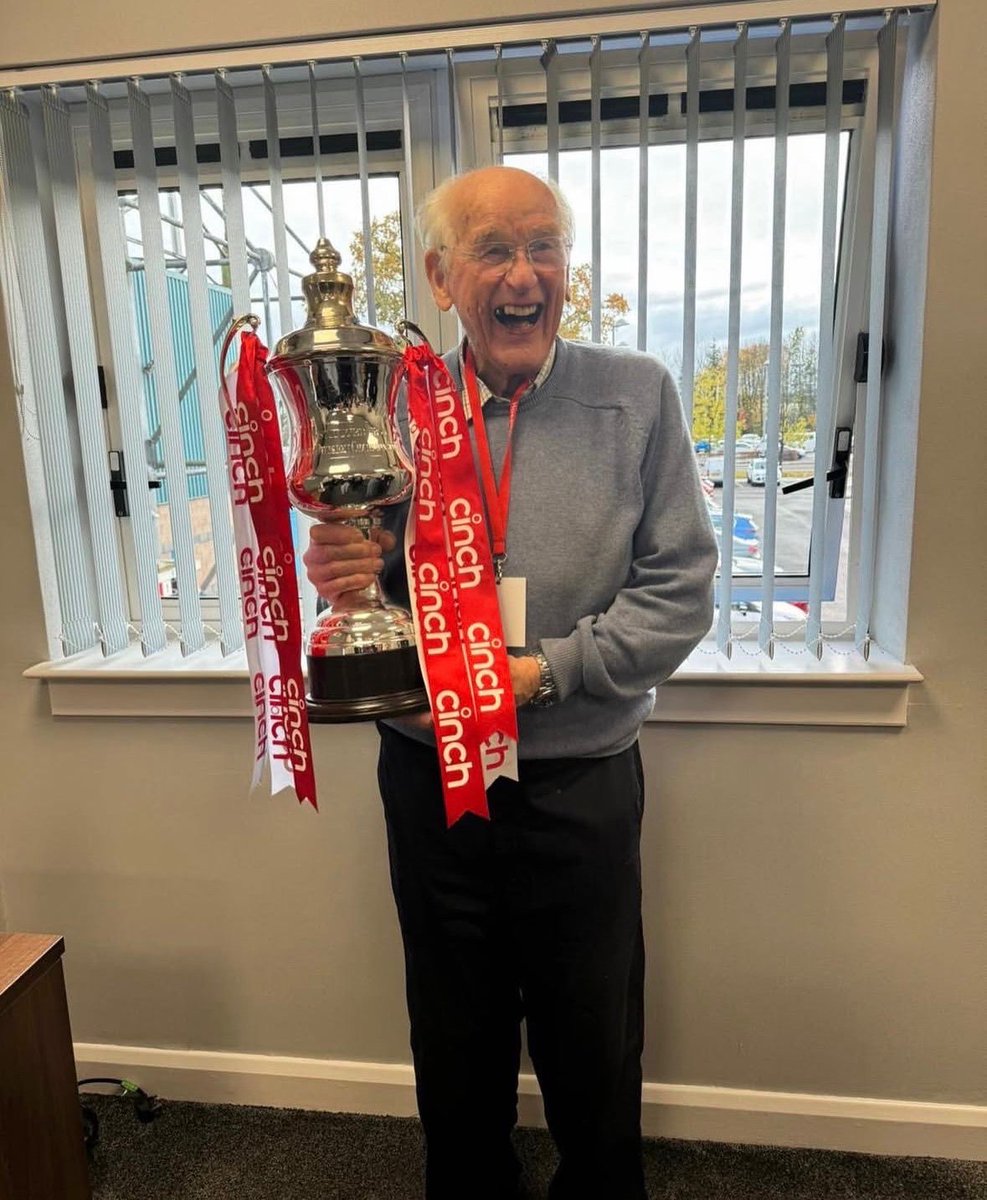 Everyone at Stirling Albion FC is saddened to hear the passing of former player Roy Erskine.

Roy joined Stirling Albion in August 1954 and played 2 season with the club and in recent times has been a regular in our hospitality on match days. 

stirlingalbionfc.co.uk/roy-erskine/