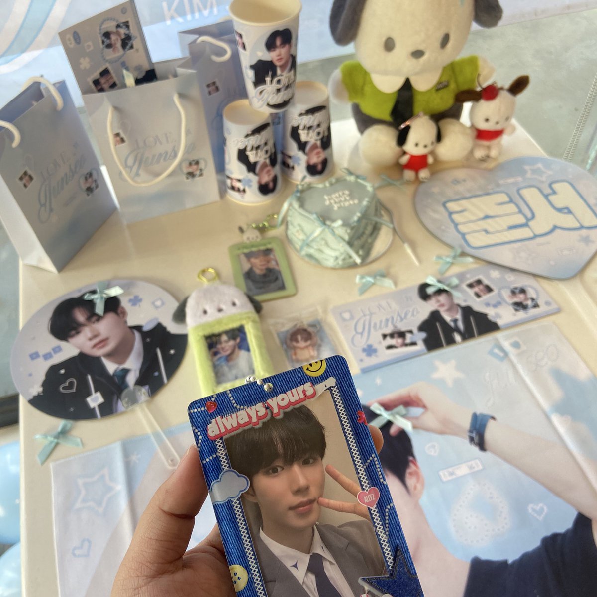 mis4ngwon's tweet photo. 🎧 :  #Love_Junseo #준서 #JUNSEO

Congratulations on your debut, Junseo! 💙 Really enjoyed the event with my friends, thank you so muchie for this @Iovejunseo  @junchacc0 >< https://t.co/ClRgCIyHx3