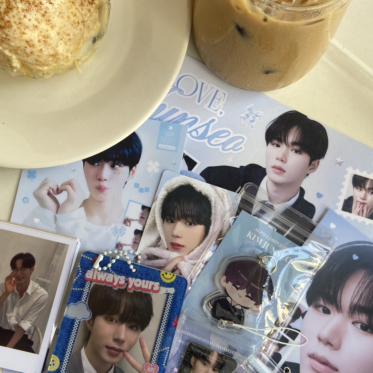 mis4ngwon's tweet photo. 🎧 :  #Love_Junseo #준서 #JUNSEO

Congratulations on your debut, Junseo! 💙 Really enjoyed the event with my friends, thank you so muchie for this @Iovejunseo  @junchacc0 >< https://t.co/ClRgCIyHx3