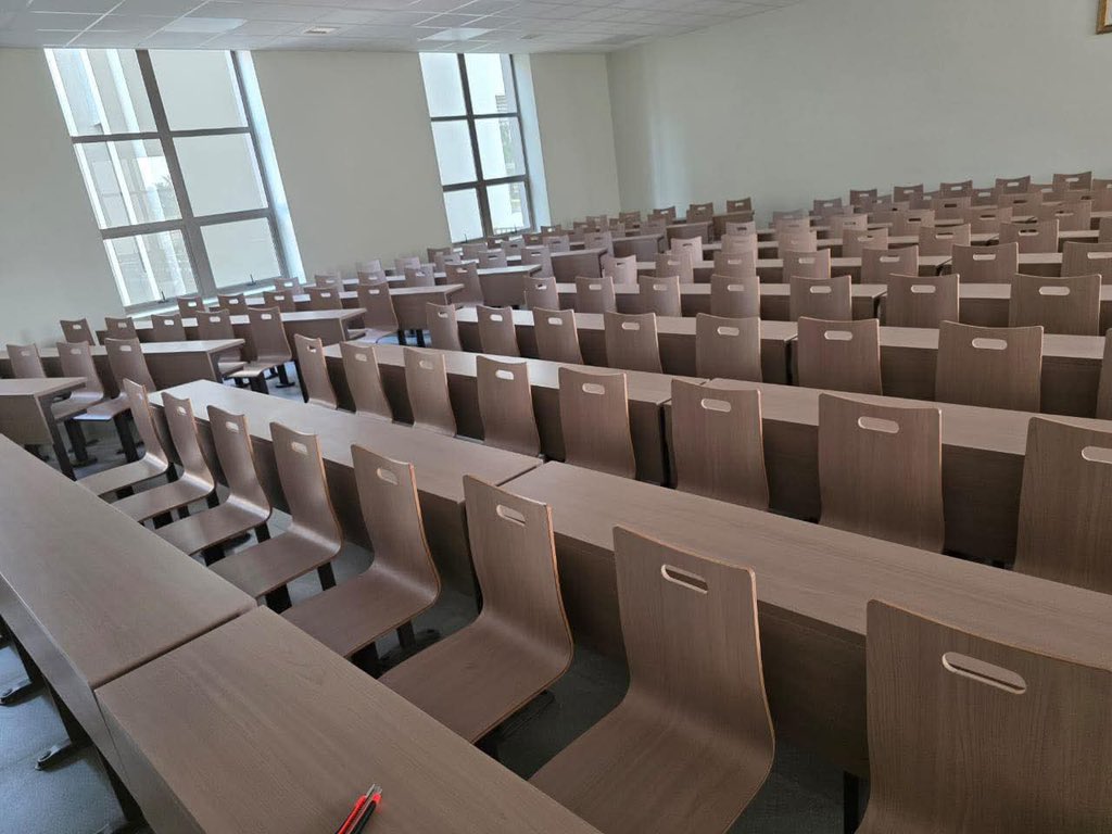 PatrickLokala_'s tweet image. #RDC ! L’Université de KANANGA en six ans de Félix Tshisekedi là où Joseph Kabila n’a rien laissé en 18 ans de règne.