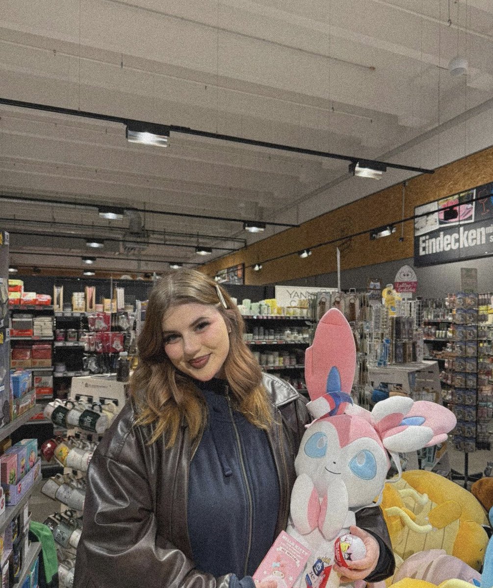 Doch mir selbst sag‘ ich jeden Tag: „Bleib’ einfach du!“🦋🤍

Danke für den Banger! <a href="/ShirinDavid/">Shirin David</a> 
Lg von einer die regelmäßig crashout geht!🫂