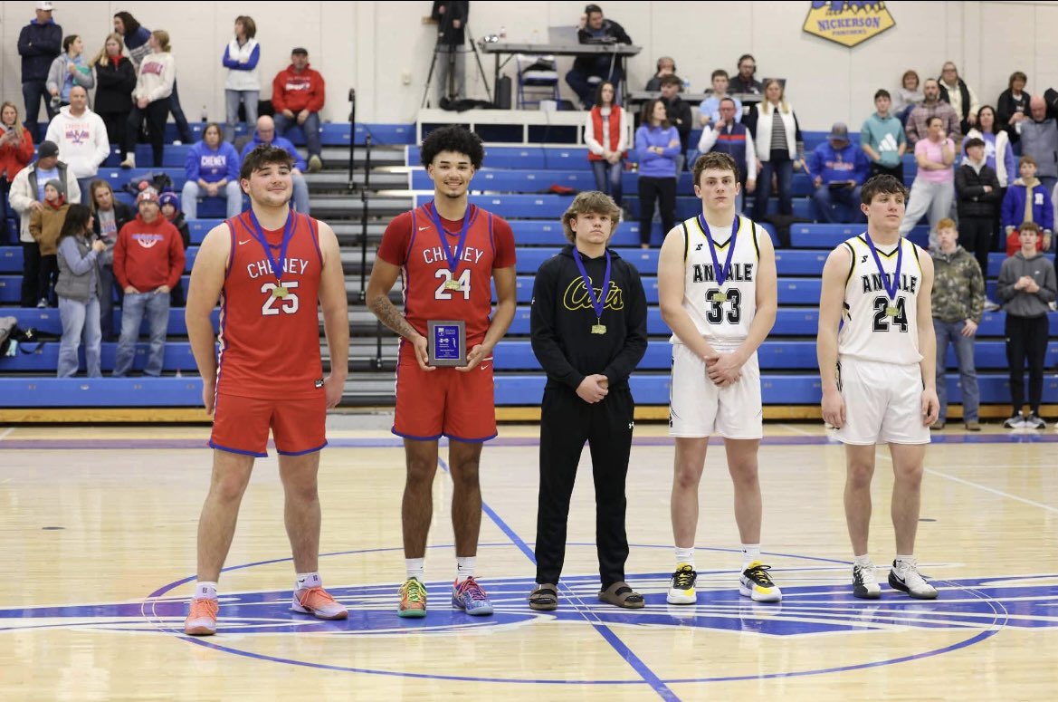 BrestonWesley's tweet photo. S/o to 🏀☝🏽 uncommitted prospect ‘27 6’7 215 F @Quaiders_45 -Cheney HS (Cheney, KS) helping his team win the Rupp Tournament championship in OT with 28 pts! Quaid was All-Tournament team and Most Valuable Player! Great job! https://t.co/T3H8d9J7bk