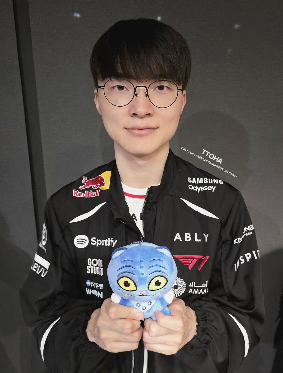 xttohax's tweet image. 260125 팬미팅

상혁이와 더피의 만남 🐈‍⬛💙🐯

#Faker #페이커