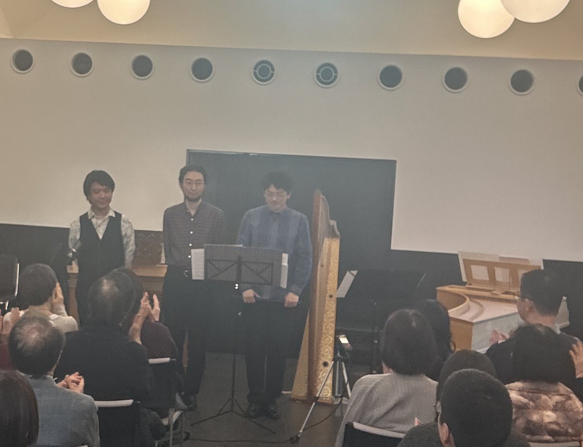 HashimotonoHide's tweet photo. Rec.井上さんの演奏会を聴かせて頂きました
上羽さん曽根田さんでOrg.Harp.Cemb.を組み合わせて豪華な通底
曲調に合わせて全組み合わせを聴かせて頂きました
さらにはパルティメント（B.C.×2のみ曲）もご披露頂きました
通底をタップリ味わえた楽しい演奏会でした
ありがとうございました
(o*。_。)o https://t.co/omIE7JjIK7