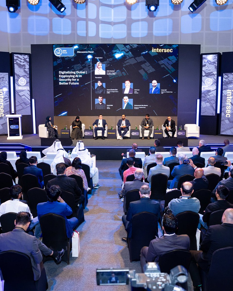 EmcodeTelematic's tweet photo. Digitalizing Dubai: AI Shaping the Future of Cities

At the SIRA Forum, the conversation centered on how artificial intelligence is redefining the way cities are designed, secured, and sustained. https://t.co/pE663mDZ5k