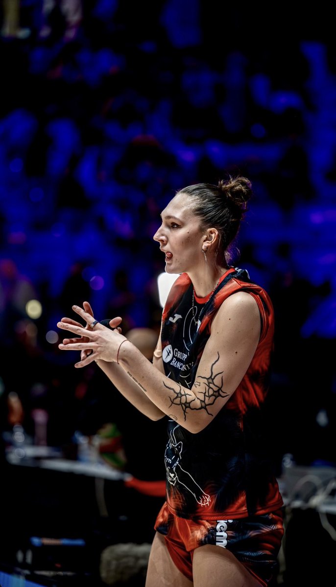 ؘthaly (@psdaroit) on Twitter photo 