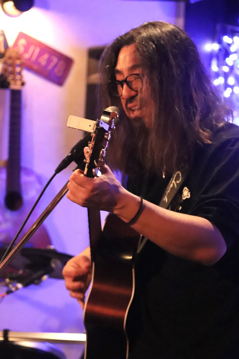 1/24日立多賀neon

「其処に音が在れば。」

カカシカシカカ
酒井ひろ
庄司典正

毎度参加してくれる人
そして遠くからも(和歌山、宮城)
たくさんのお客様と一緒に最高に
音楽な時間を作れました！

芸術的な音楽も
情動的な音楽も
情熱が人を動かす。

来た人みんないい顔してたな。
最高な場所😆