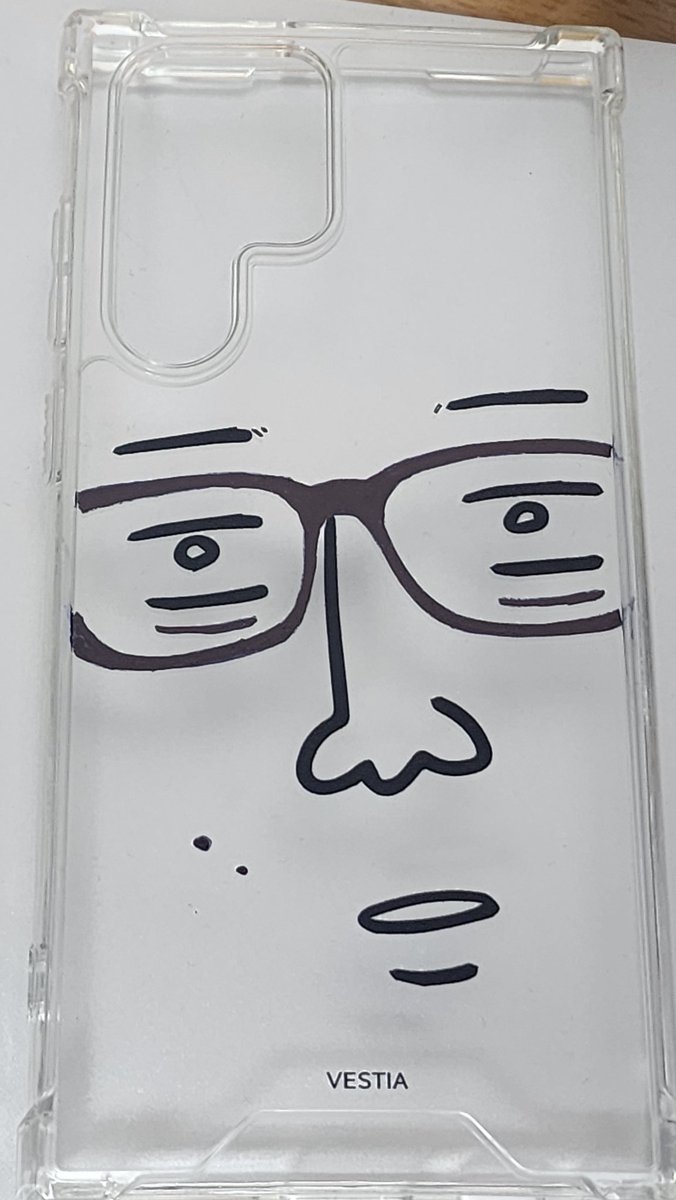 대구에서 폰케샵 구경하러 들어갔다가 강매당해서 하현우로 만듦.....