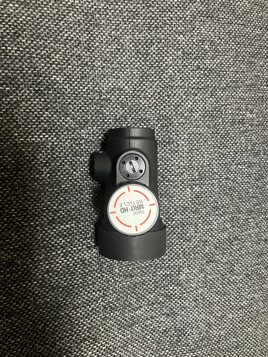 AHOBEL2's tweet image. トリジコン実　MRO HD
マウント無し(+1.5万にてスカラー1.93実追加可)
ワンオーナー
被弾痕なし
4枚目はドットですが、HDのためサークルドットに切り替え可
通常MROよりかなりクリアです。

送別8.5万
FFさん8万
フリマ出品中(フリマでは手数料分乗せてあります)
#ミリタリー物販
#拡散お願いします