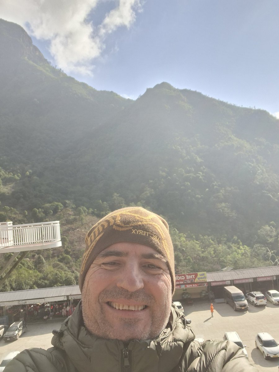 RemcoPronk4's tweet photo. Dak van Vietnam 😎 https://t.co/2yPEvXYTkx