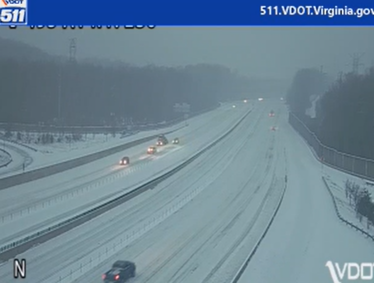 fairfaxcounty's tweet photo. As the sun rises, here's a look at I-66 and I-495. Please stay off the roads and allow plows to remove snow as the storm continues for several more hours. More snow info at our snow guide: https://t.co/sLE57yWQQH https://t.co/so9myvNs6Y