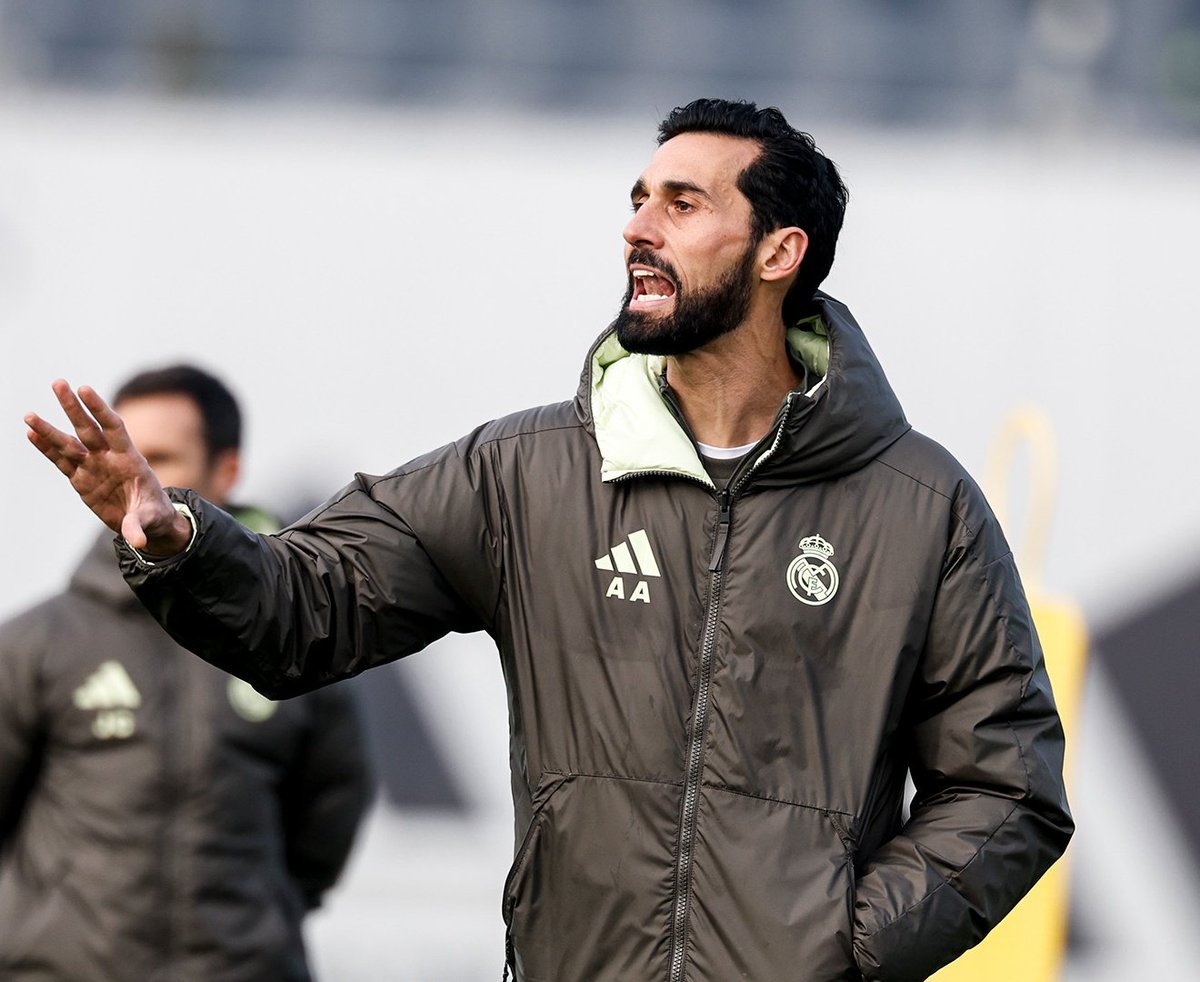 🚨 Álvaro Arbeloa lo ha cambiado todo en 13 días. Los jugadores han puesto un poco de su parte y la actitud de los futbolistas es otra, pero sin duda mucha culpa la tiene Arbeloa que ha sabido ganarse a todo el VESTUARIO en muy poco tiempo.

{ <a href="/okdiario/">okdiario.com</a> }