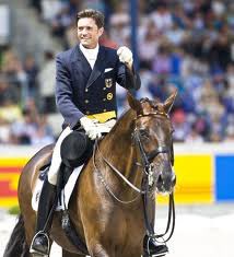 俳優さんもアイドルもいっぱい見てきたけど、1番イケメンはいまだにこの人だと思うの。

ドイツの馬術選手、クリストフコシェル！！クリストフって顔よね！
ディズニープリンスみたい！！