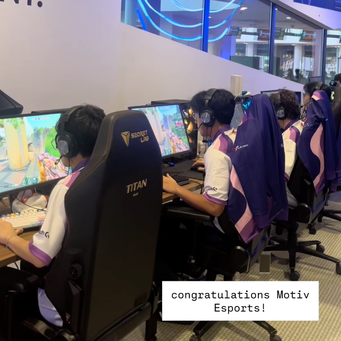 Minimise tweet media