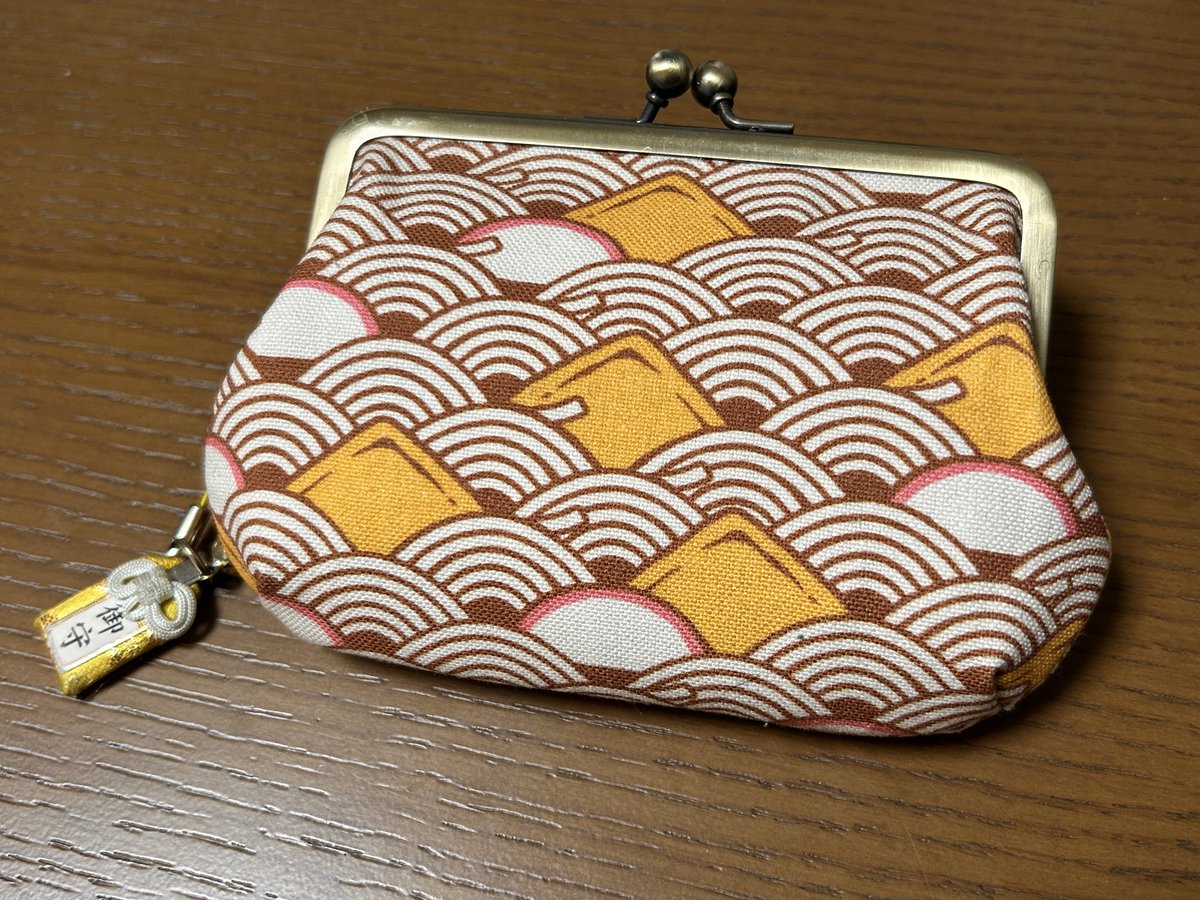 suama0322's tweet image. 新年なので財布をきつねうどん柄に新調👛