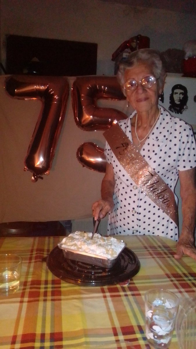 Alexiel851's tweet photo. @leilaltg Pues aquí les traigo una foto mía con mi mamá también.... https://t.co/PVvQBfPWWe