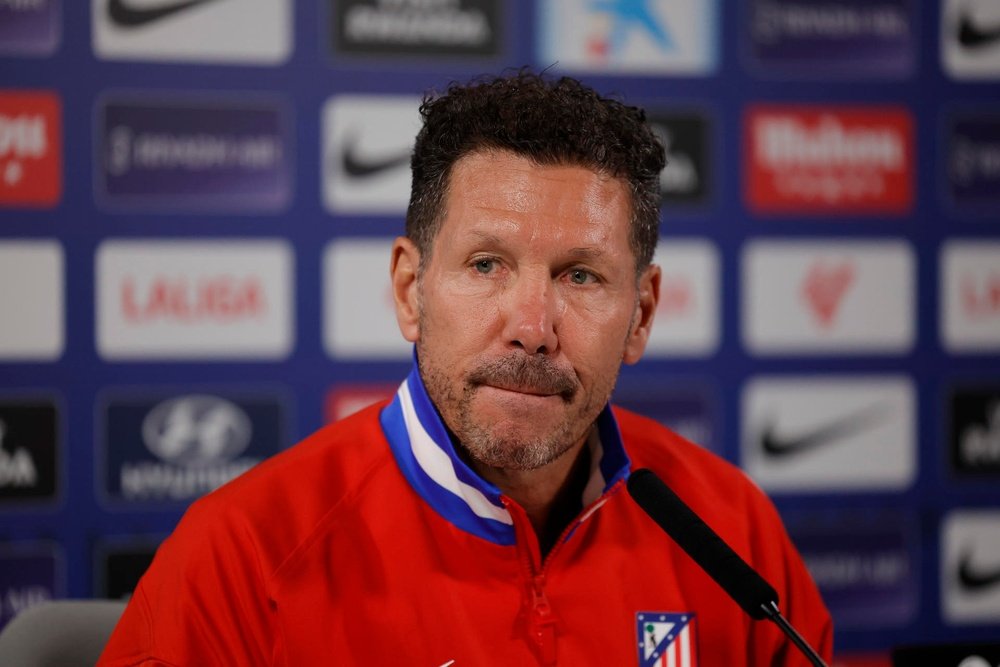 casimetroveinte's tweet image. 🔥🔥🔥Simeone incenciado en rueda de prensa tras la derrota en la final:
"Se adelantaron y al instante se encerraron durante el resto del partido, no daré mi opinión sobre su planteamiento, enhorabuena supongo y a ver qué tal la liga que es lo único que les queda"