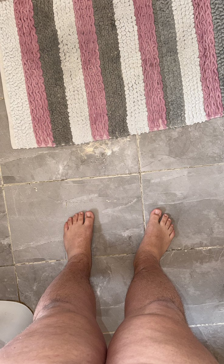 teenfeet18yo's tweet photo. 18 year old feet pics £££ https://t.co/EyE0urXdwk