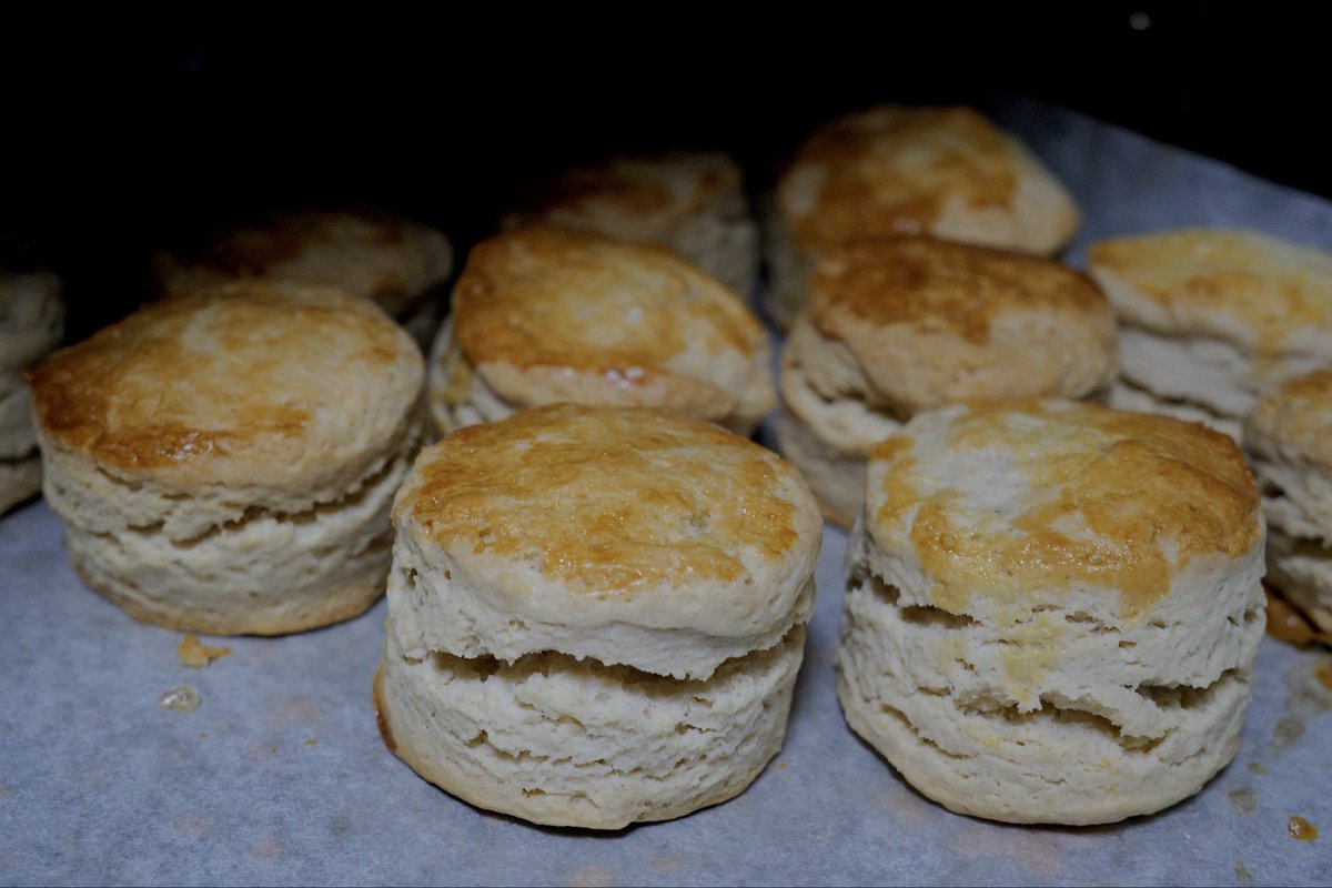 Titipol Phakdeewanich tweet media