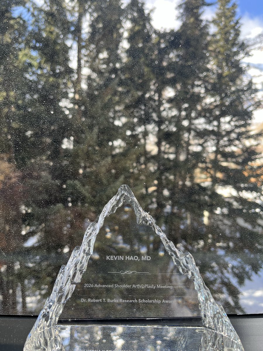 KevinAHaoMD's tweet photo. Honored to have received the Robert T. Burks research scholarship @asapshoulder 2026. Grateful to the meeting co-chairs and my mentors @UFortho for the opportunity to attend and learn at this world-class meeting.

Link to work: https://t.co/NOAcJh0ktw https://t.co/Gsef7tIYaa