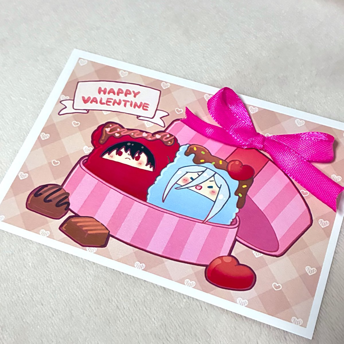 ノベルティはこんな感じ。去年描いたバレンタインのたぴぬいが可愛くて気に入ってるので、ポストカードにしました。リボン部分はリアルで飾りつけ🎀