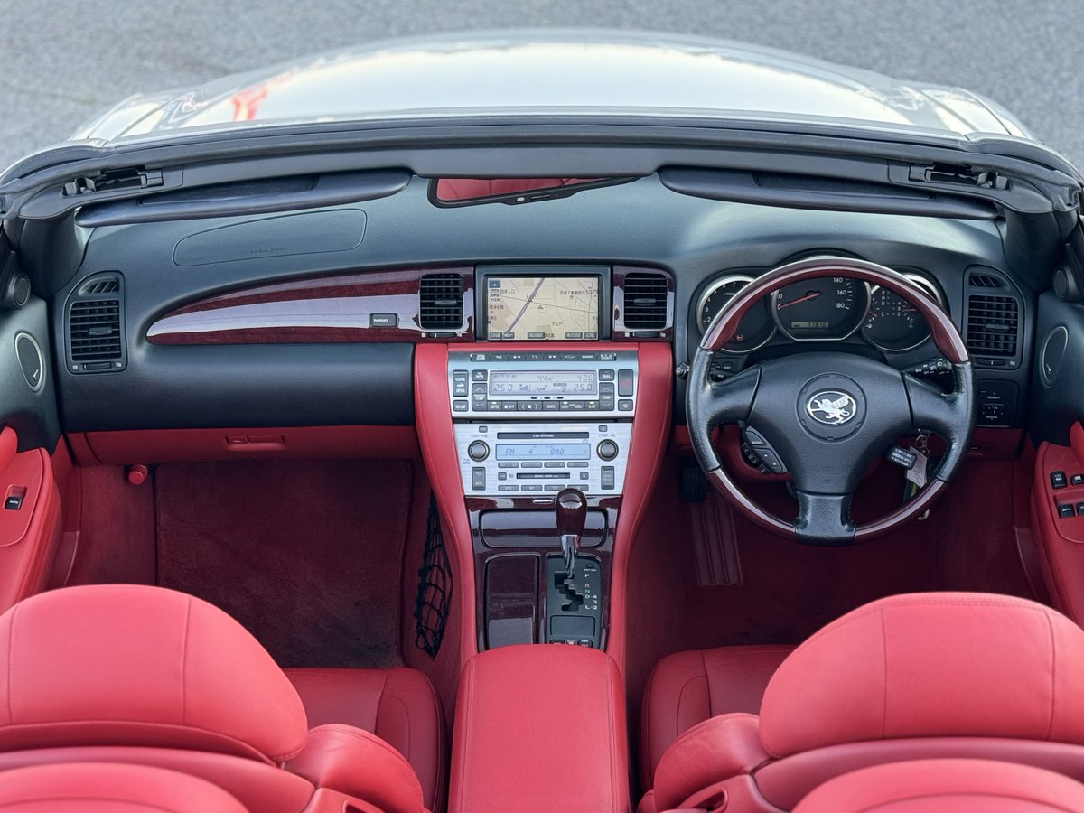 Aroute_3410022's tweet photo. ソアラ 430SCVノーブルカラーエディション
7.8万km
専用ボディカラー"コスモシルバー"!
専用赤革シート!専用木目!
専用クローム調アルミホイール!
マークレビンソン!
めちゃくちゃ綺麗なノーブルがやっと買えました!フルノーマルの禁煙車!
ヘッドライトもピッカピカ!
#UZZ40 #ソアラ https://t.co/yEkp0M5G1x