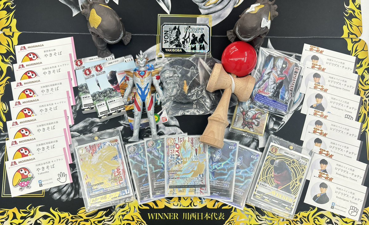 昨日だけど今月の猫カフェ！！！
ダイナ楽しすぎて宇宙。主催者にけん玉の格の違いを見せつけられたので引き続き練習に励みます。頑張るぞぉ🔴
#猫耳交流会 #猫カフェ