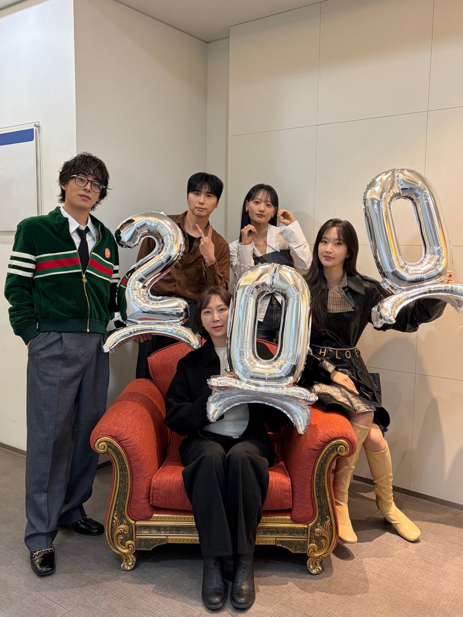 munxzero's tweet image. 만약에 우리 200만 돌파🎉

너무너무너무 축하해🫂🫂