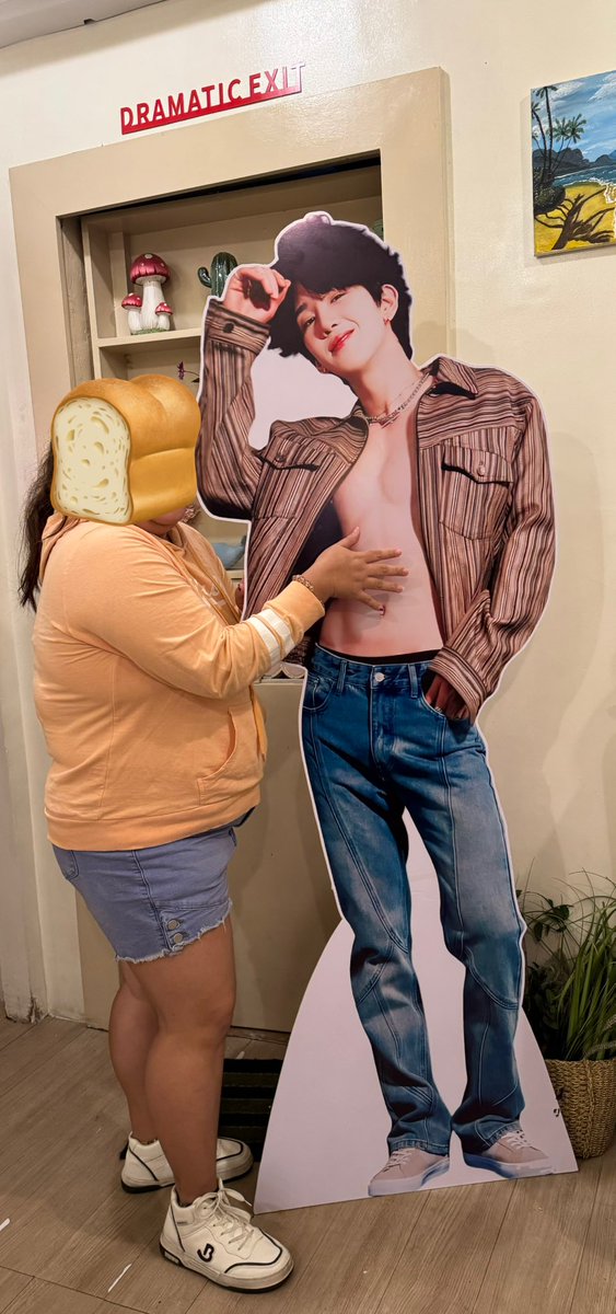 Bloomchic29's tweet photo. Mahal man ang grab ko balikan, mas mahal ko naman un may papandesal~ 🤭😆😌

(happy masyado yan gurl?! 😏 ang drama sa harap ng dramatic exit! 😂)

#Byungjoo_108Bread https://t.co/NnfUxpLxhF