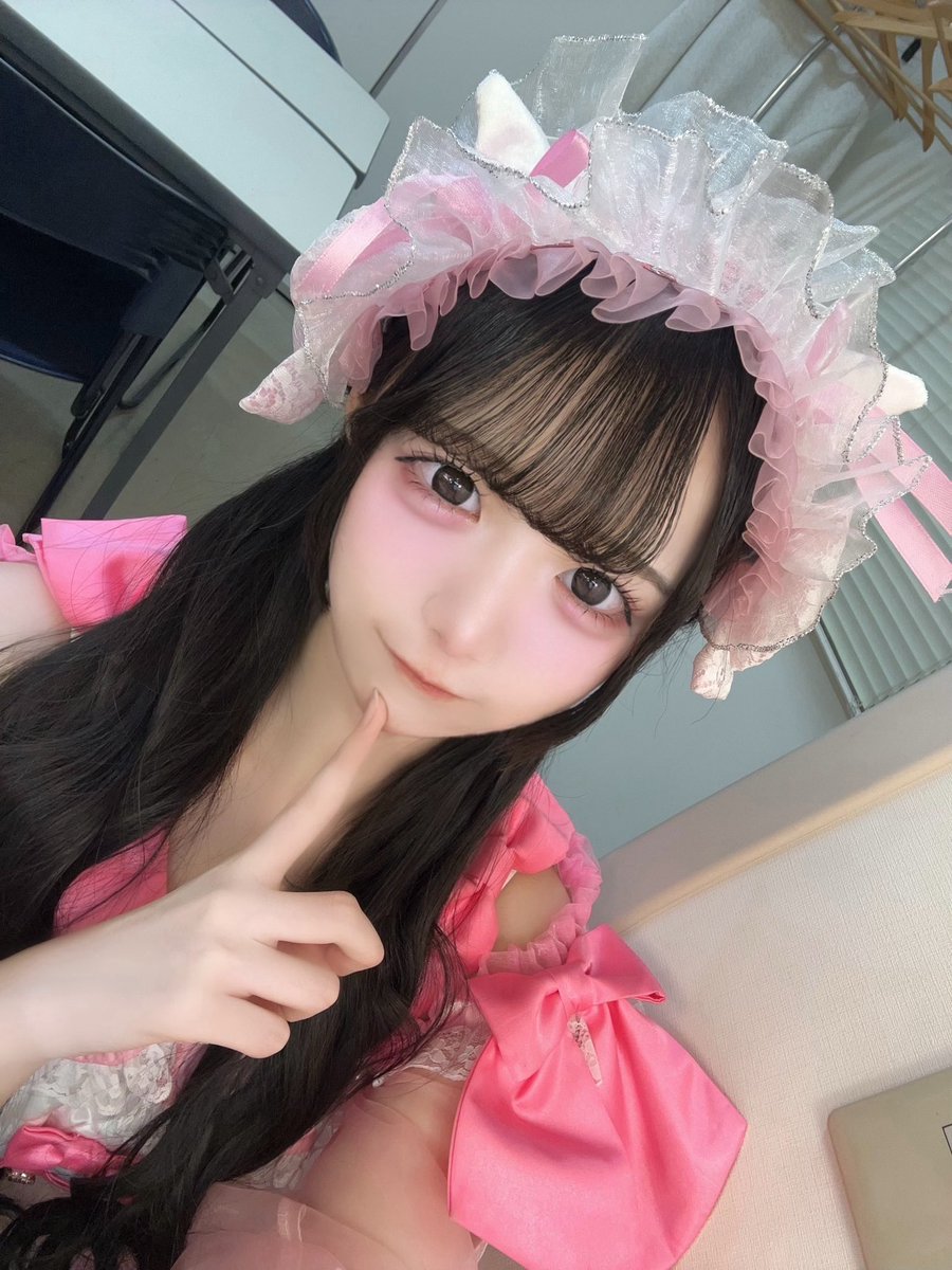 れんと目があっちゃうねෆ ̖́-