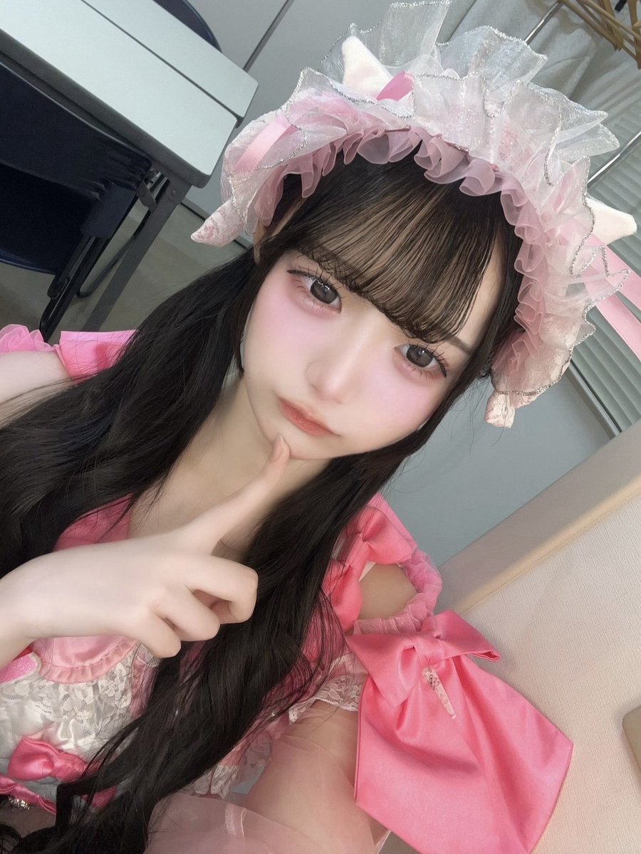 れんと目があっちゃうねෆ ̖́-