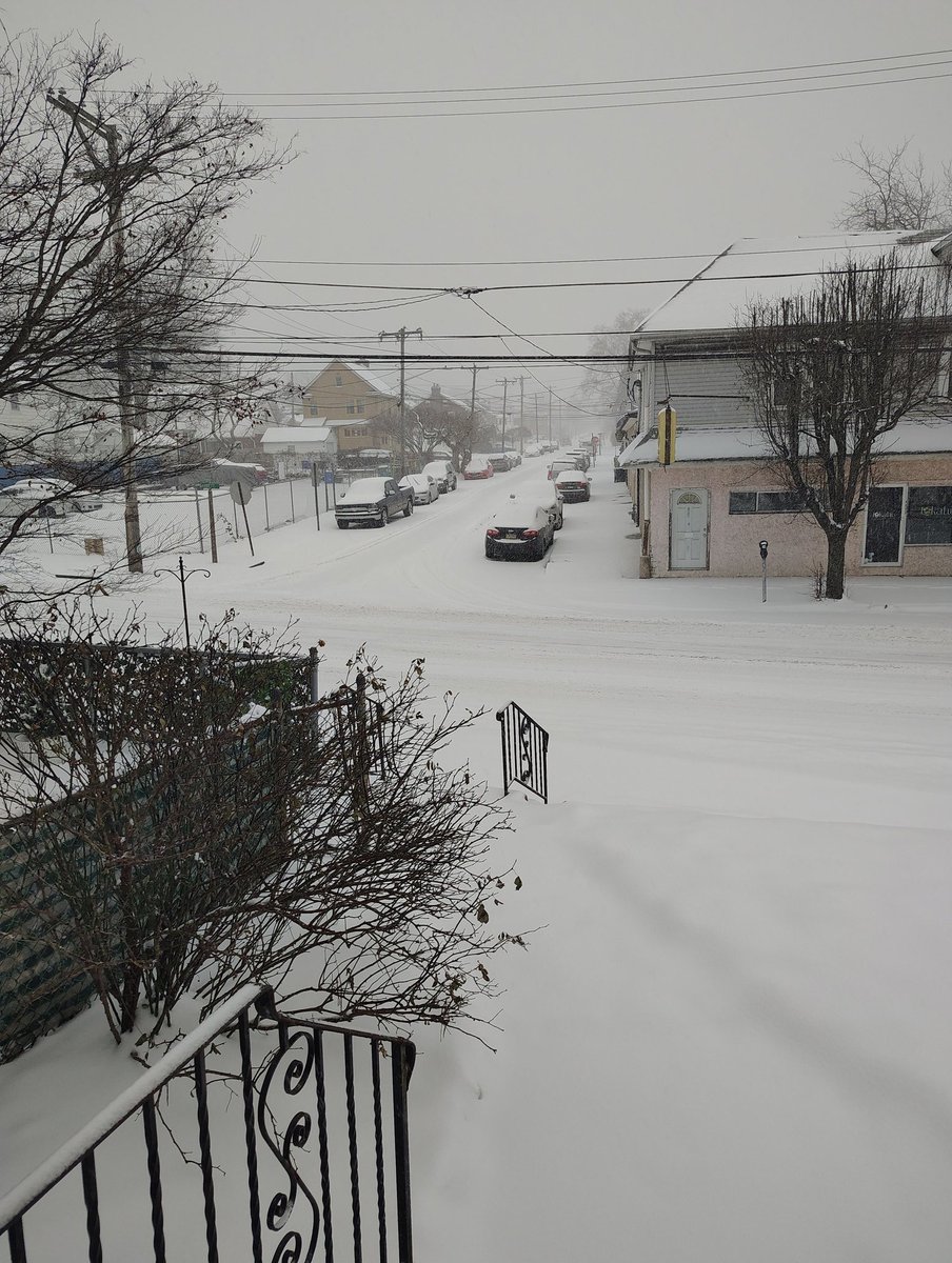 ejmoore915's tweet photo. Looking beautiful out here. Right from my door. Drexel Hill, Pa Garrett Rd. #fox29goodday @SueSerioFox29 @BobKellyFOX29 https://t.co/Lcbqwn7laU