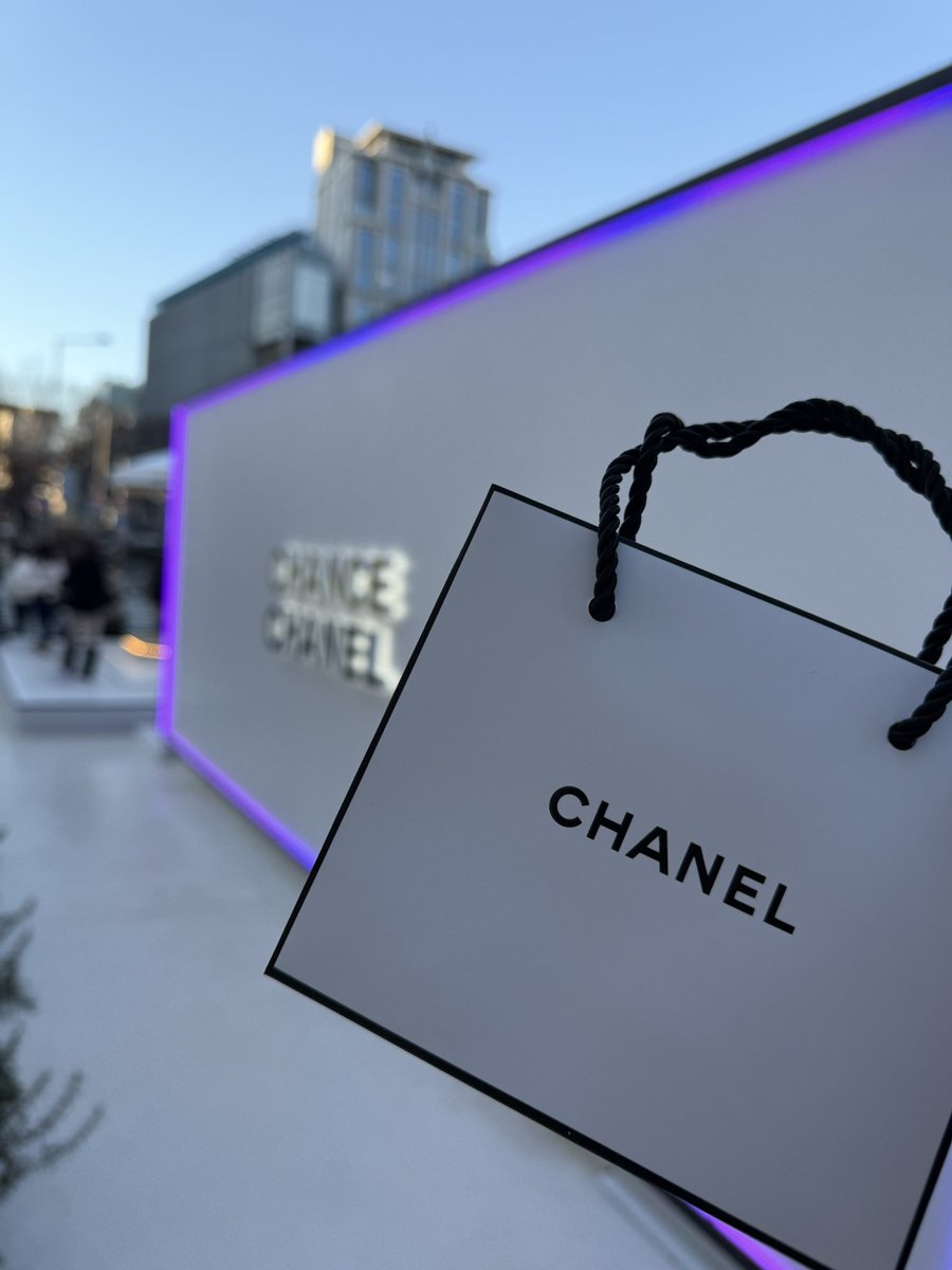 ランチついでにCHANELのポッポアップ行ってきたー🎀 チャンスは自分で