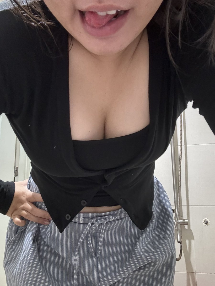 Julyii_05 tweet media