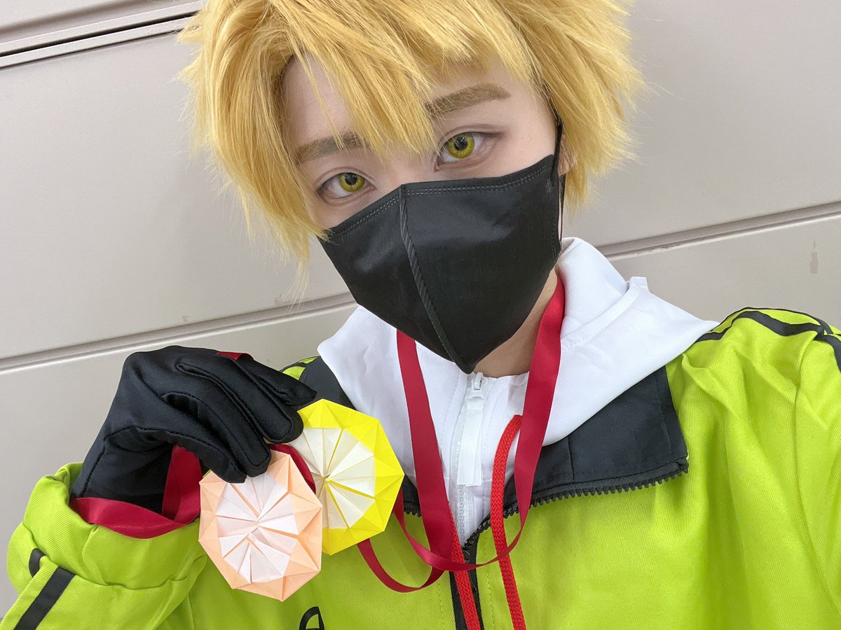 kujira_cos_9's tweet photo. りだつ～
念願の🏅ができて良かった！！！！！
最後は自分にメダルをかけてフィニッシュ！
GOE+5！！ムキムキ！！💪😤
#アコスタ池袋 https://t.co/T65KIpJWyz