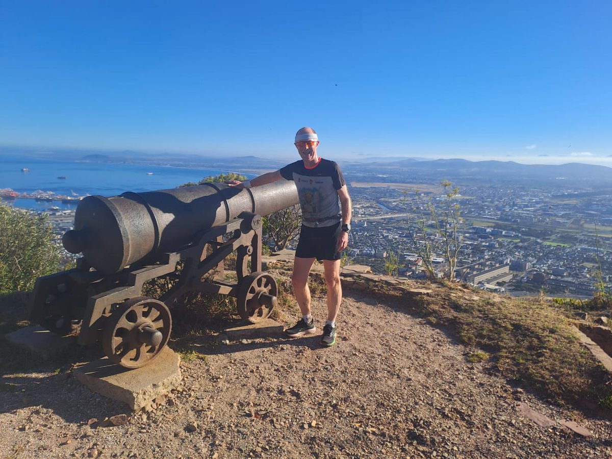 RunCapeTown's tweet photo. 16km Table Mountain contour path trailrun this morning, Sunday runday funday 🤩👌#travels #runtravel #runcapetown #runtablemountain #sightrunning #runtour @lovecapetown @_visitcapetown @gotosouthafrica https://t.co/6r8RPz1jjp