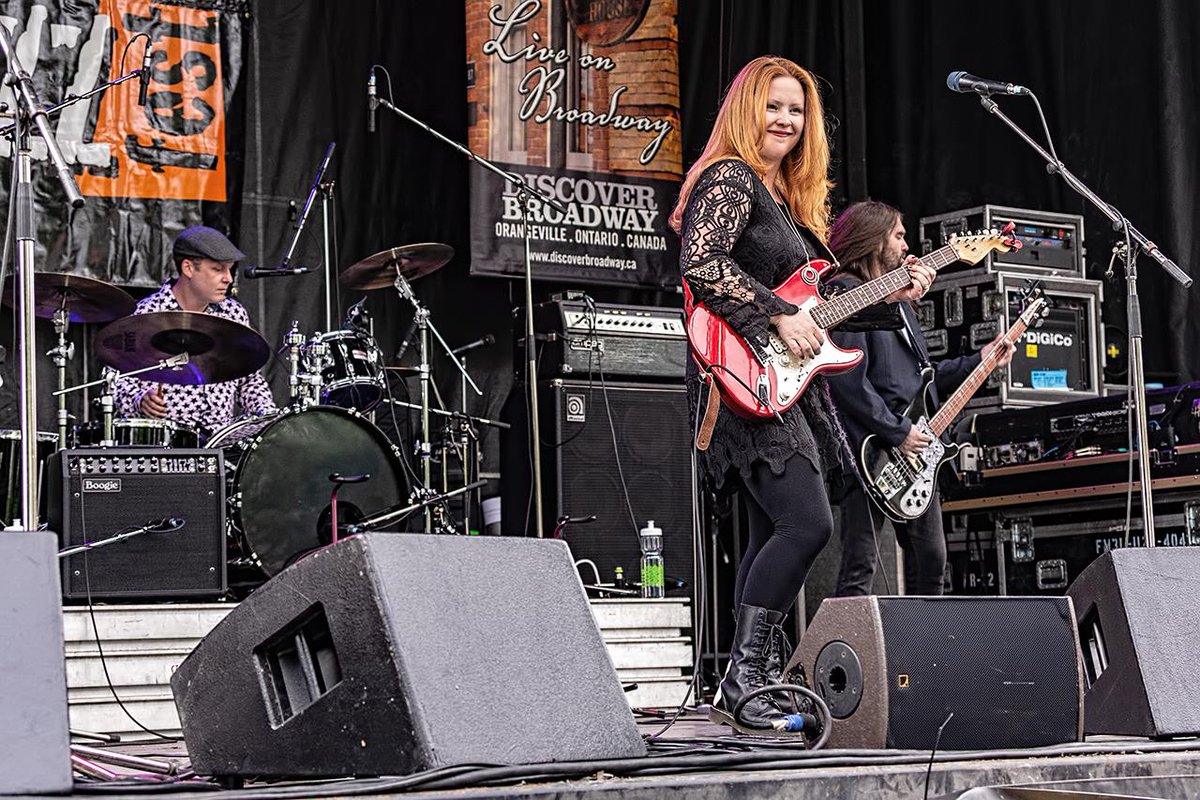 BluesCrossroads's tweet image. crossroadsbluesradio.nl   

Dinsdag 27 januari, 20:00 uur; @BluesCrossroads
aflevering 243 (XL).  O.A. @AHTottawa @LilMAGICSAM @HandsomeJackBnd @joshawtaylor 

omroephethogeland.nl/tv/ omroephethogeland.nl/luister-live/ radio.garden/visit/het-hoge