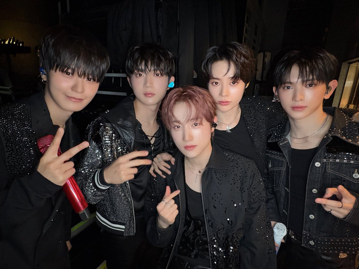 TPST__official's tweet image. [📸TEMPIC]

26.01.25 #As_I_am in TAIPEI

타이베이 공연까지 무사히 끝낸 템깅이들🌪️
어떻게 날이 갈수록 이렇게 무대를 잘 하는 거야 ᐡ⸝⸝&amp;gt;   &amp;lt;⸝⸝ᐡ

오늘도 iE 응원 듣고 📣 에너지 풀충전 완료 ⚡️

感谢台北的iE们为我们创造了难忘的瞬间🎶…