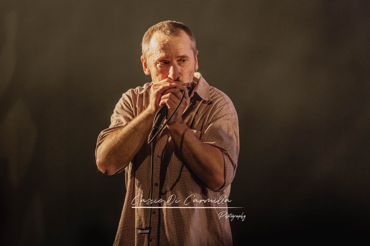 BluesCrossroads's tweet image. crossroadsbluesradio.nl   

Dinsdag 27 januari, 20:00 uur; @BluesCrossroads
aflevering 243 (XL).  O.A. @AHTottawa @LilMAGICSAM @HandsomeJackBnd @joshawtaylor 

omroephethogeland.nl/tv/ omroephethogeland.nl/luister-live/ radio.garden/visit/het-hoge