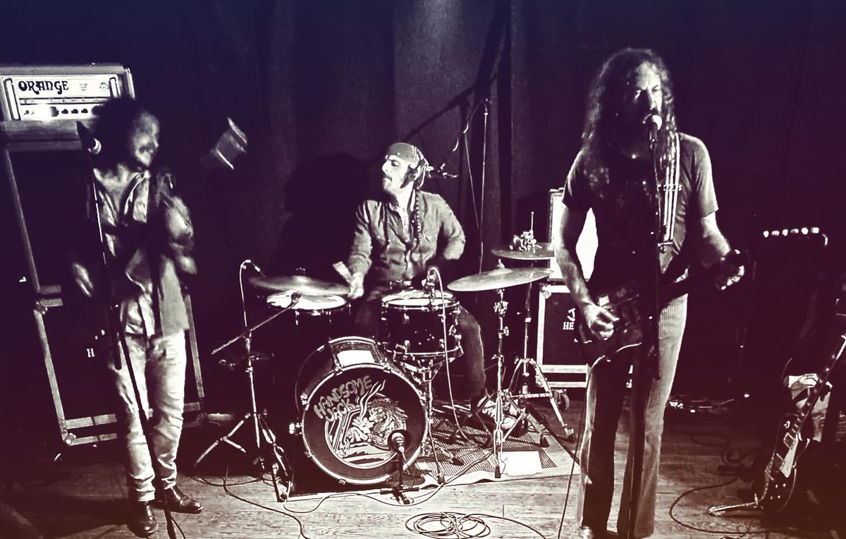 BluesCrossroads's tweet image. crossroadsbluesradio.nl   

Dinsdag 27 januari, 20:00 uur; @BluesCrossroads
aflevering 243 (XL).  O.A. @AHTottawa @LilMAGICSAM @HandsomeJackBnd @joshawtaylor 

omroephethogeland.nl/tv/ omroephethogeland.nl/luister-live/ radio.garden/visit/het-hoge