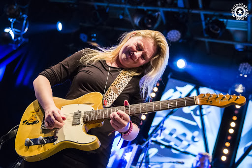 BluesCrossroads's tweet image. crossroadsbluesradio.nl   

Dinsdag 27 januari, 20:00 uur; @BluesCrossroads
aflevering 243 (XL).  O.A. @AHTottawa @LilMAGICSAM @HandsomeJackBnd @joshawtaylor 

omroephethogeland.nl/tv/ omroephethogeland.nl/luister-live/ radio.garden/visit/het-hoge