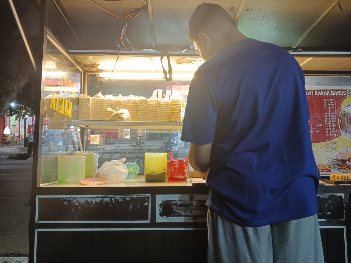 debuviolet's tweet image. 