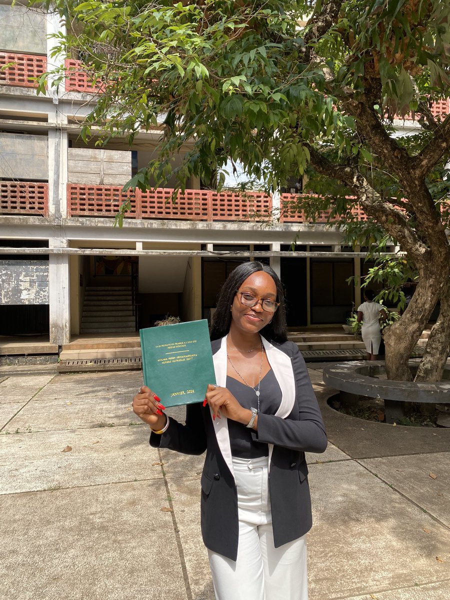 ChilakaPeggy's tweet image. B.A Double Honors; French and German, University of Ibadan.
Merçi Seigneur🧎‍♀️🤲🏻