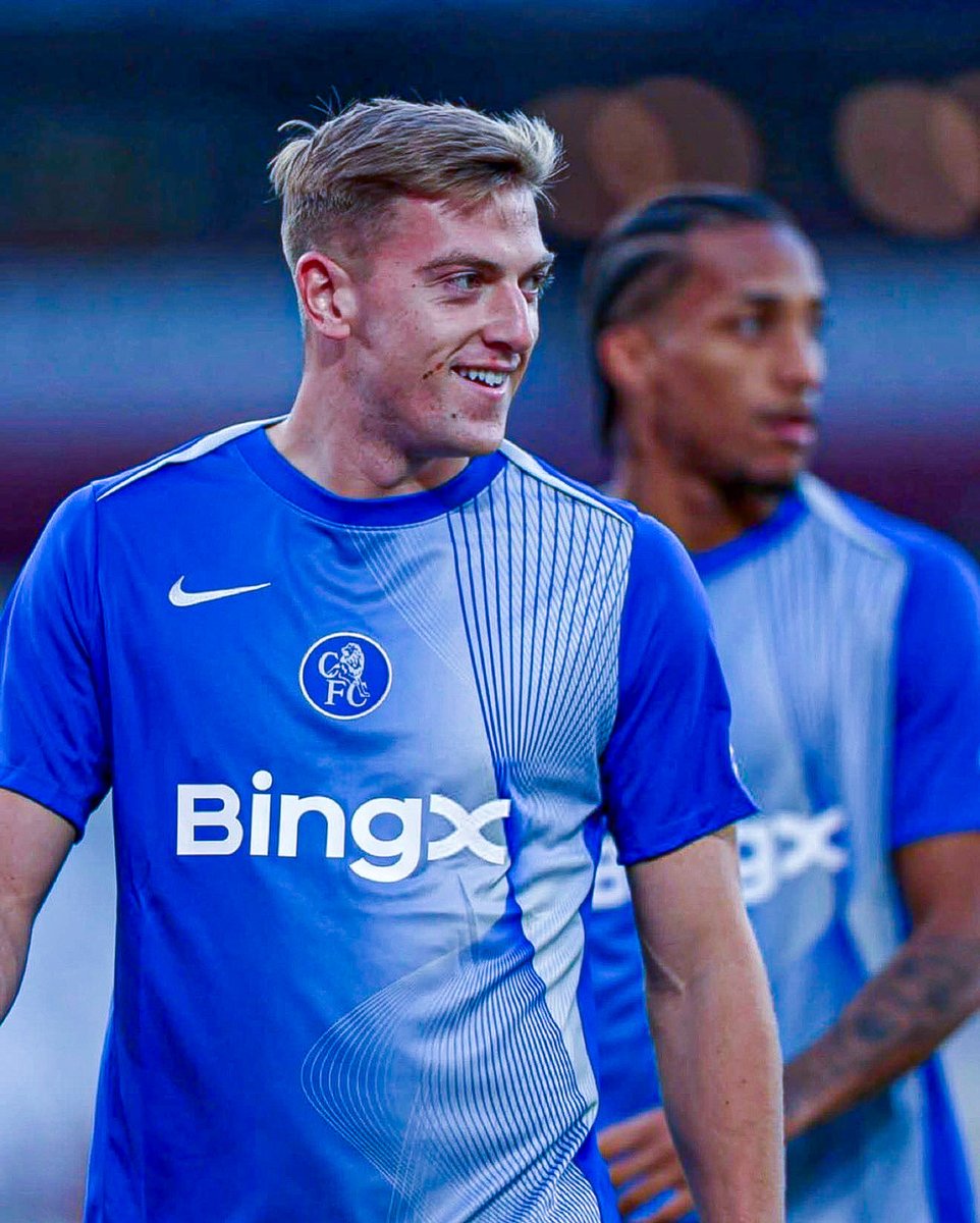 topskillsportuk's tweet image. 🚨 𝐁𝐑𝐄𝐀𝐊𝐈𝐍𝐆: Manchester United remain keen on Liam Delap and could make a move if the striker becomes available.

(@MiguelDelaney) 🔴👀